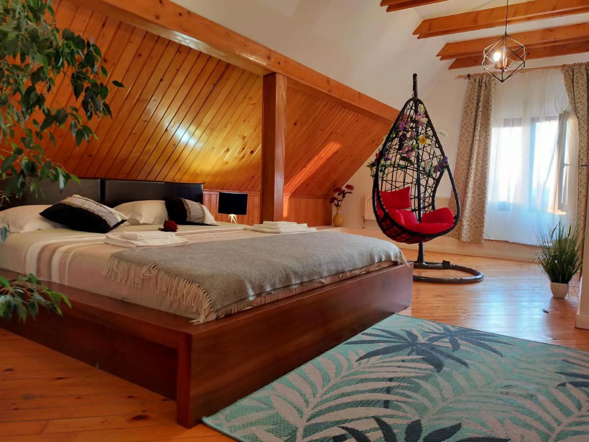 Casa Maria Roses Hotel Rîşnov Buitenkant foto